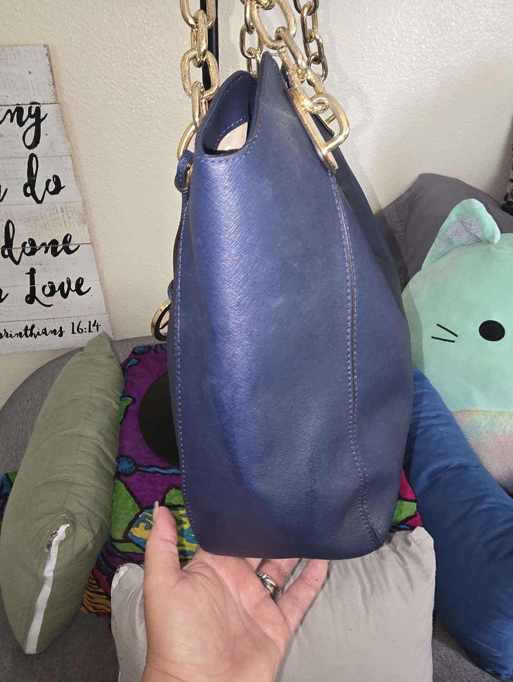 Michael Kors Navy Leather Lillie Shoulder Bag with Gold Hardware - Picture 6 of 10